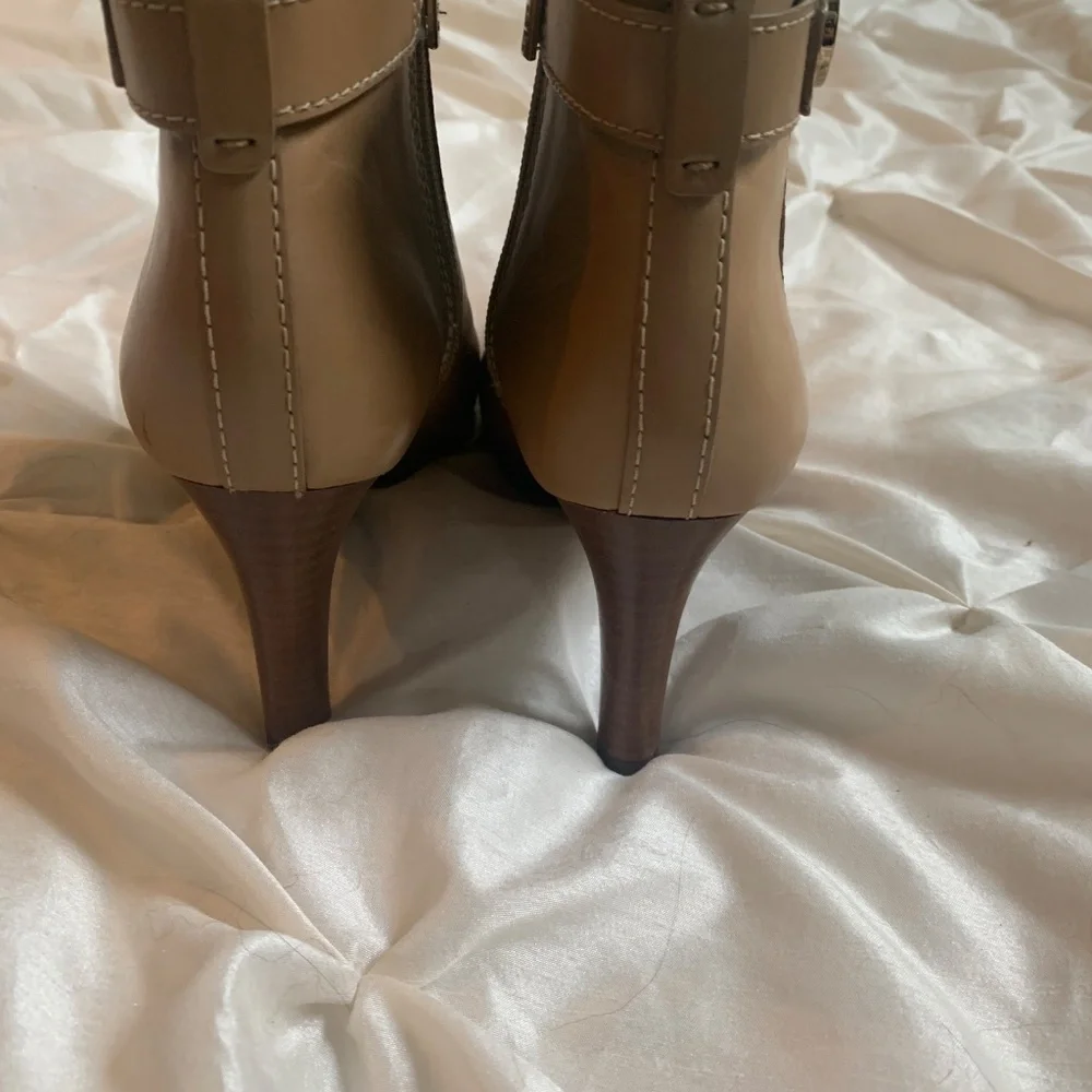Tory Burch Tan Leather Booties sz 9M